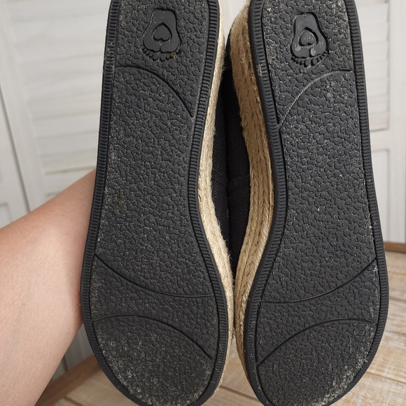 Bobs From Skechers Woman’s Black Espadrille. Size 8 1/2 - Picture 12 of 13
